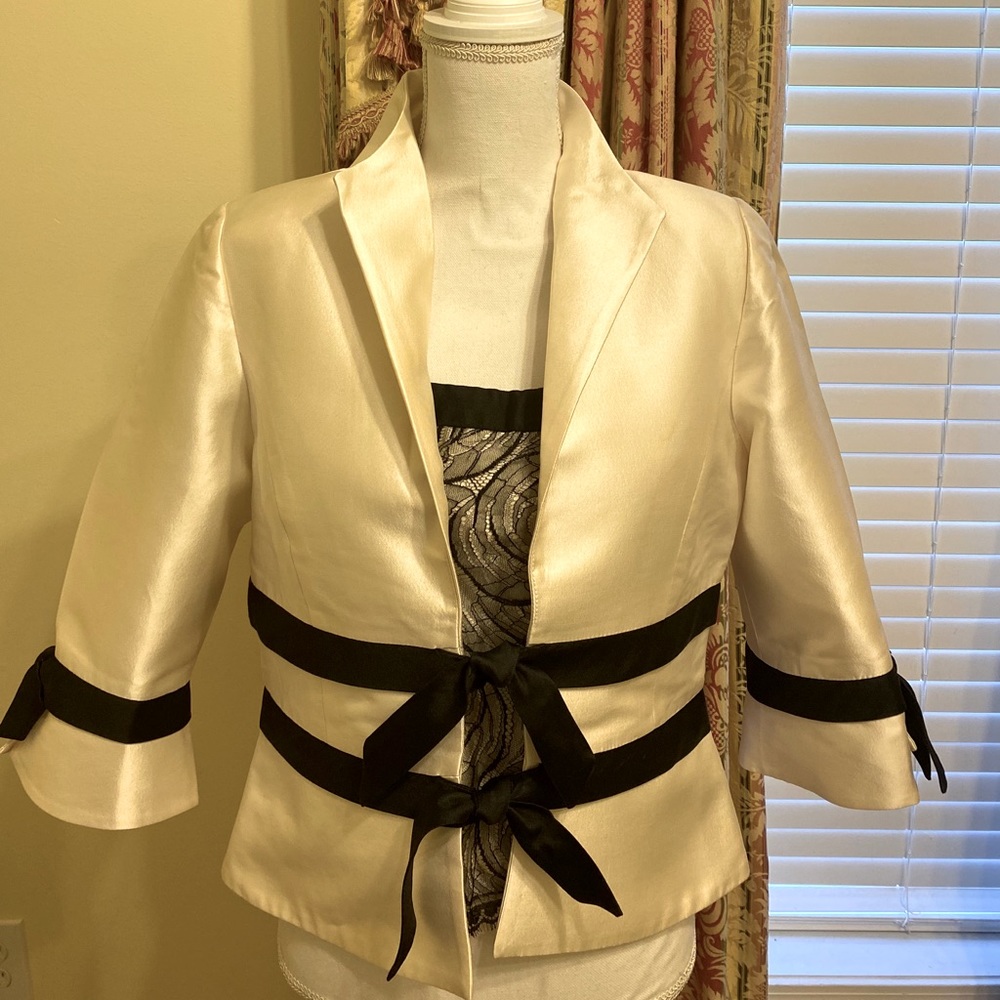 Linda Cunningham cream and black jacket with shell
